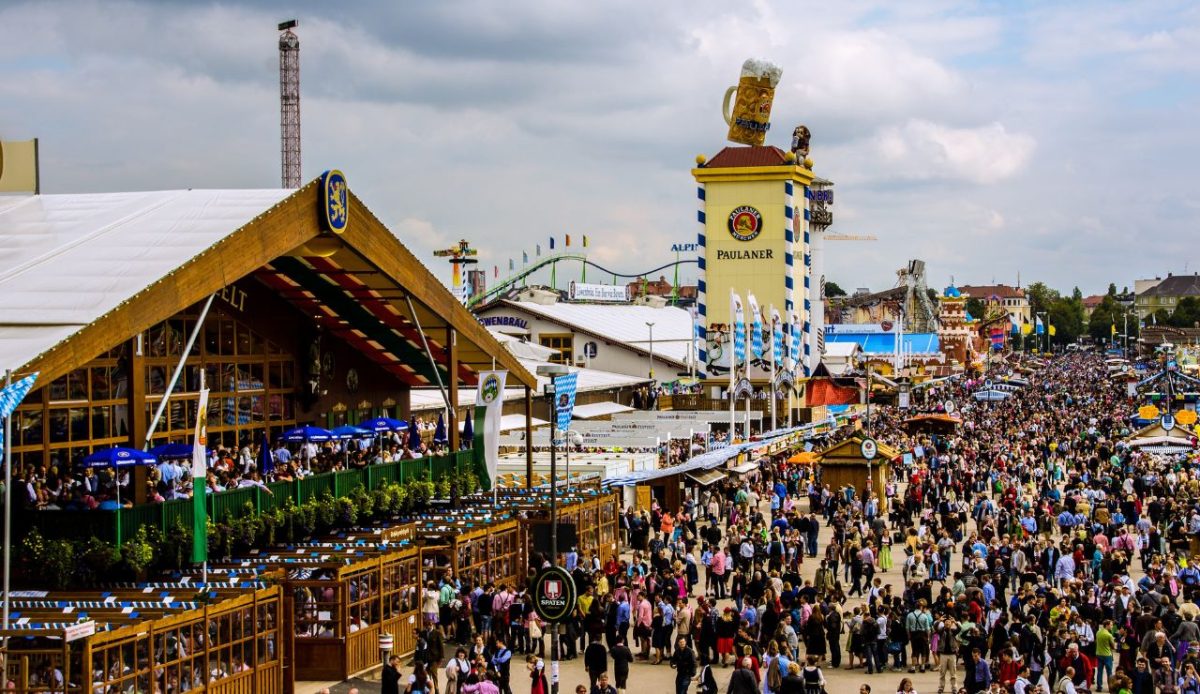 10 Overrated Tourist Spots in Europe and Better Alternatives 8