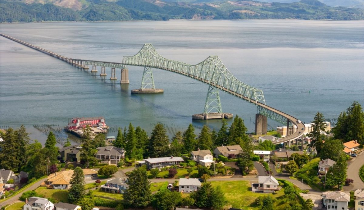 15 Unique Bridges You Can Walk or Drive 9