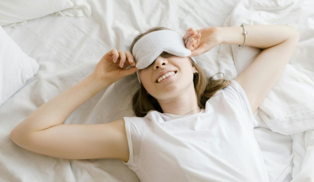 8 Free Things From Flights You Can Actually Take Home 5 Eye Masks