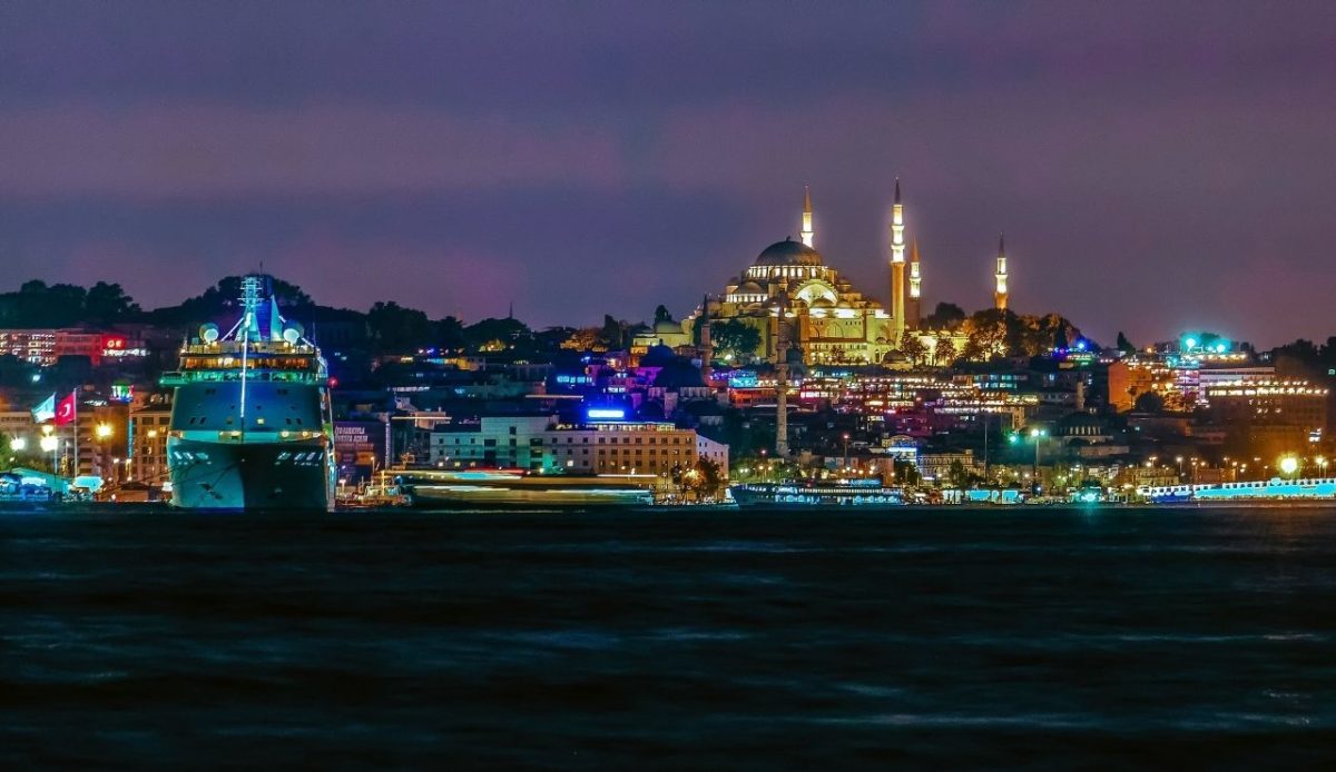 Istanbul, Turkey – Bazaars, Mosques, and Night Cruises