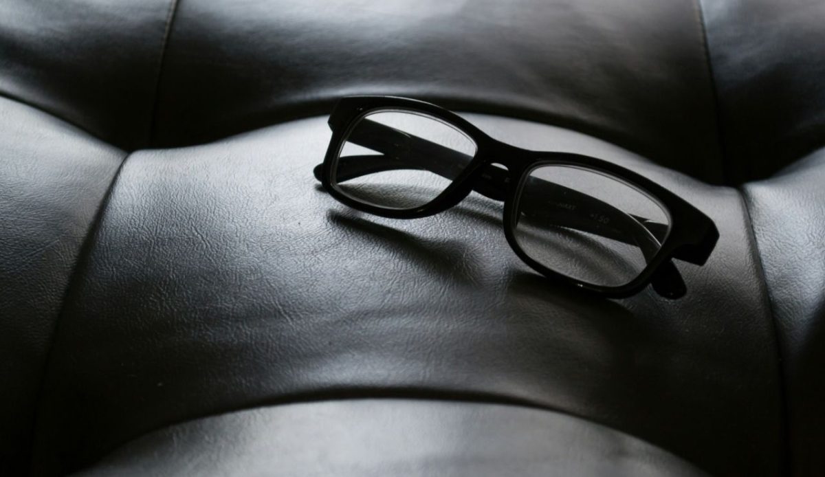 7 Common Things You Lose While Traveling And Why It’s Totally Fine 4 Lost Sunglasses or Umbrella