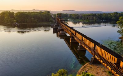 Home 2 12 Most Charming River Towns in the U.S.