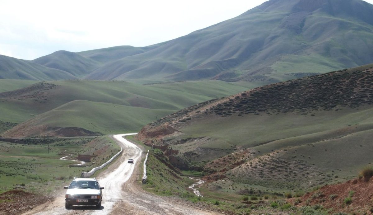 9 Stunning Mountain Passes In Asia Few Tourists Ever Experience 2 Torugart Pass, Kyrgyzstan to China