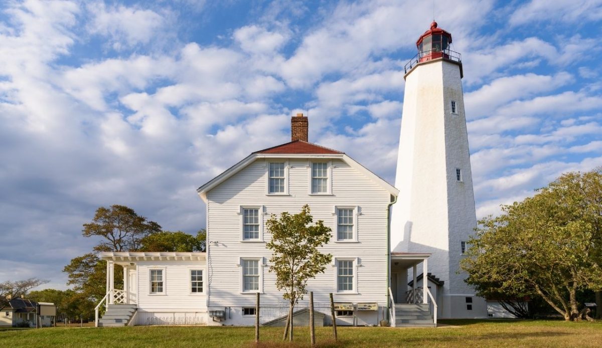 18 Iconic Lighthouses That Mark the Nation’s Shores 5