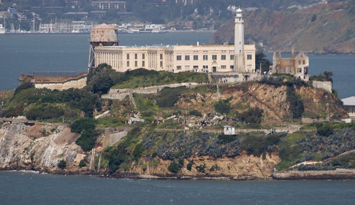 18 Iconic Lighthouses That Mark the Nation’s Shores 14