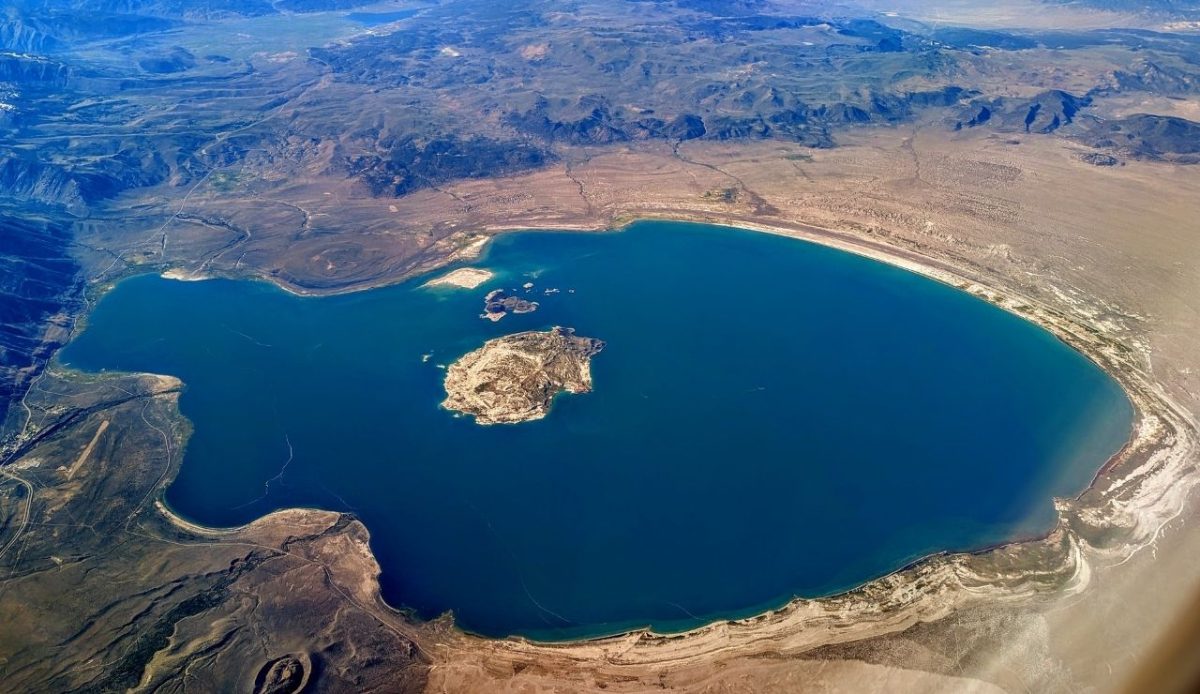 15 Scenic Lakes for a Family Road Trip 6