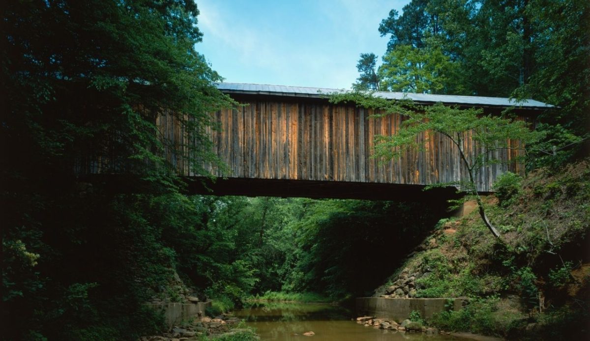 12 Covered Bridges That Feel Frozen in Time 4 12 Covered Bridges That Feel Frozen in Time 4