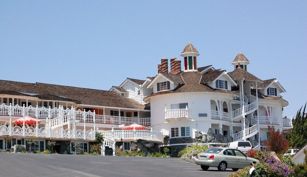 15 Unusual Roadside Eateries With Local Charm 6 15 Unusual Roadside Eateries With Local Charm 6