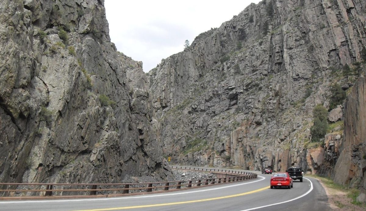 15 Scenic Drives Through the Rocky Mountains 9