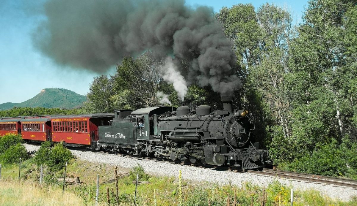 14 Scenic Train Rides in the U.S. for Slow Travel Lovers 3