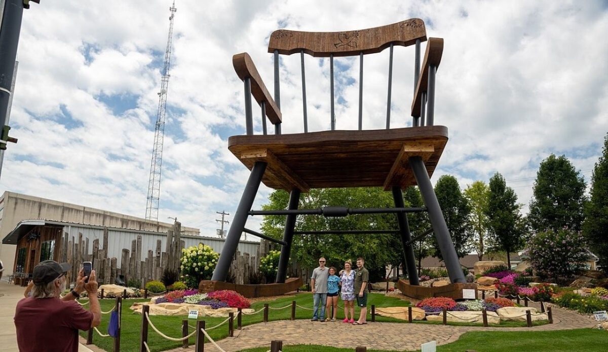 10 Roadside Oddities in the Midwest 4