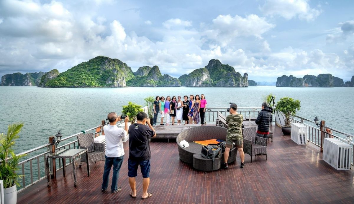 9 Cruise Vacation Expenses That End Up Being a Total Waste 7 9 Cruise Vacation Expenses That End Up Being a Total Waste 7