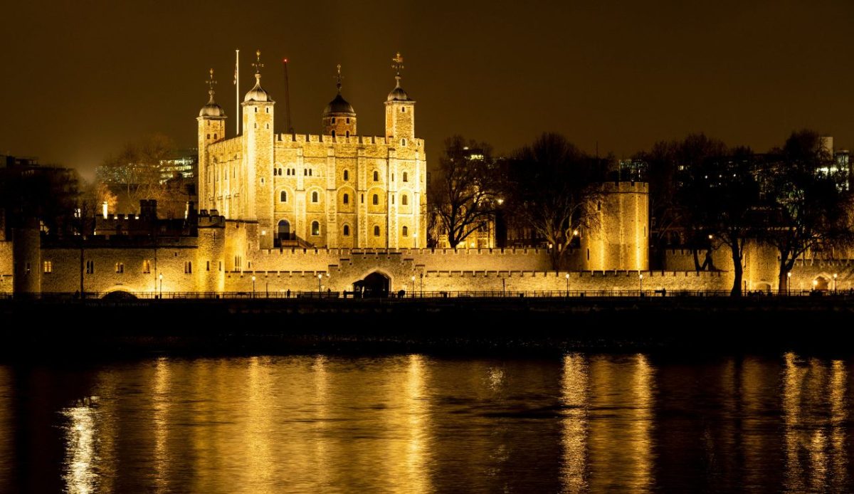 11 Haunted And Tragic Destinations That Still Attract Visitors 3 Tower of London, England