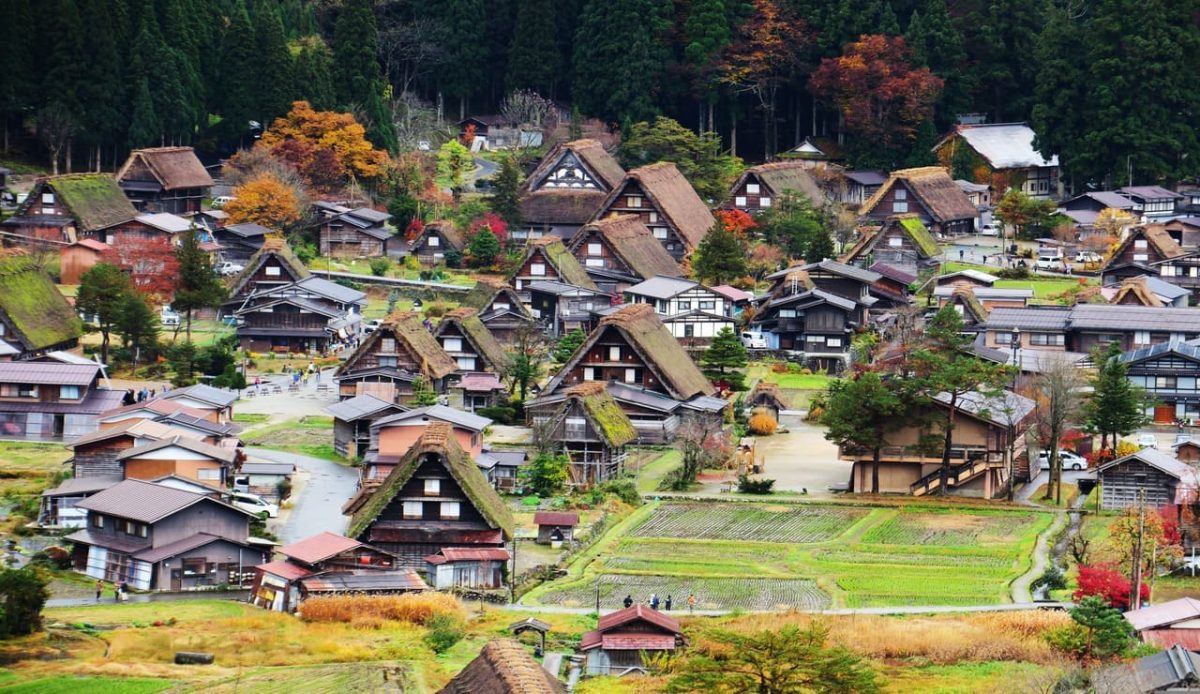 8 Breathtakingly Beautiful Villages Around The World 1