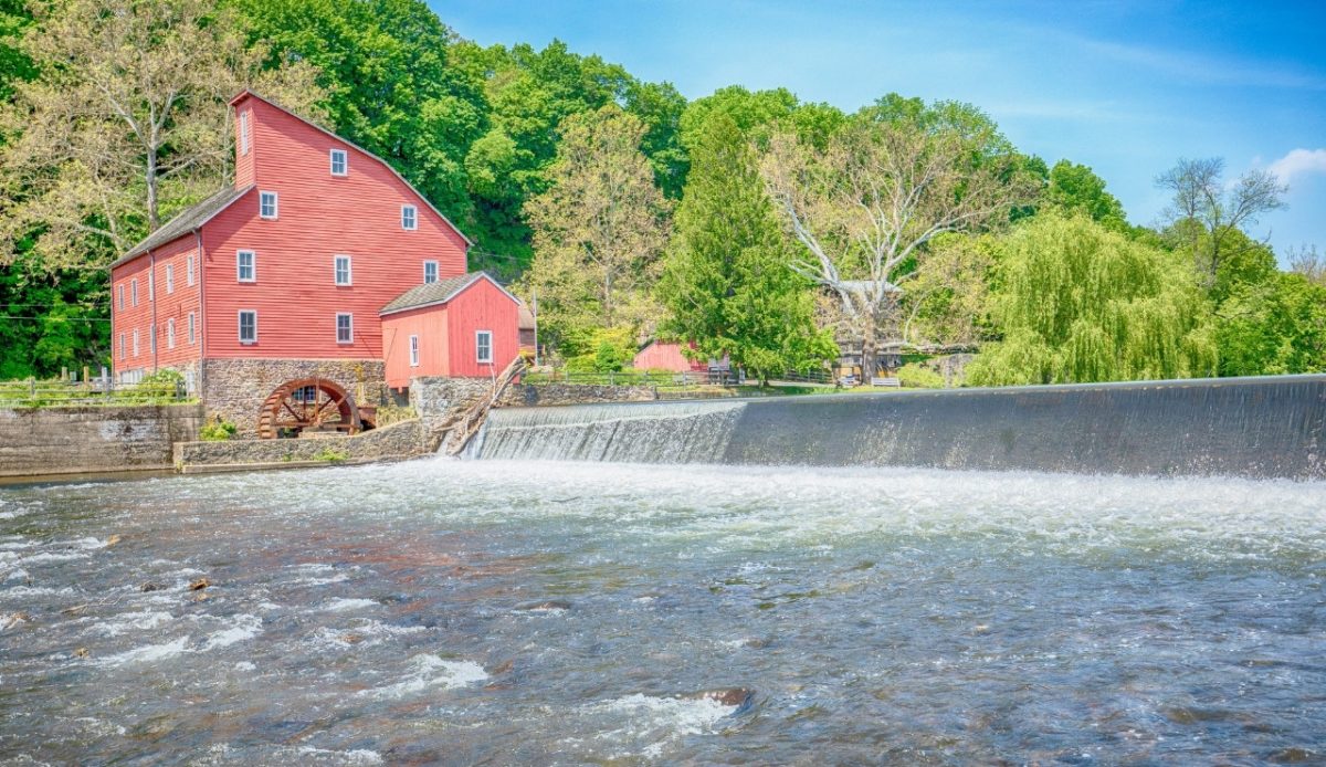 Based on the historic red mill, this may be the Red Mill Museum Village in Clinton, New Jersey 