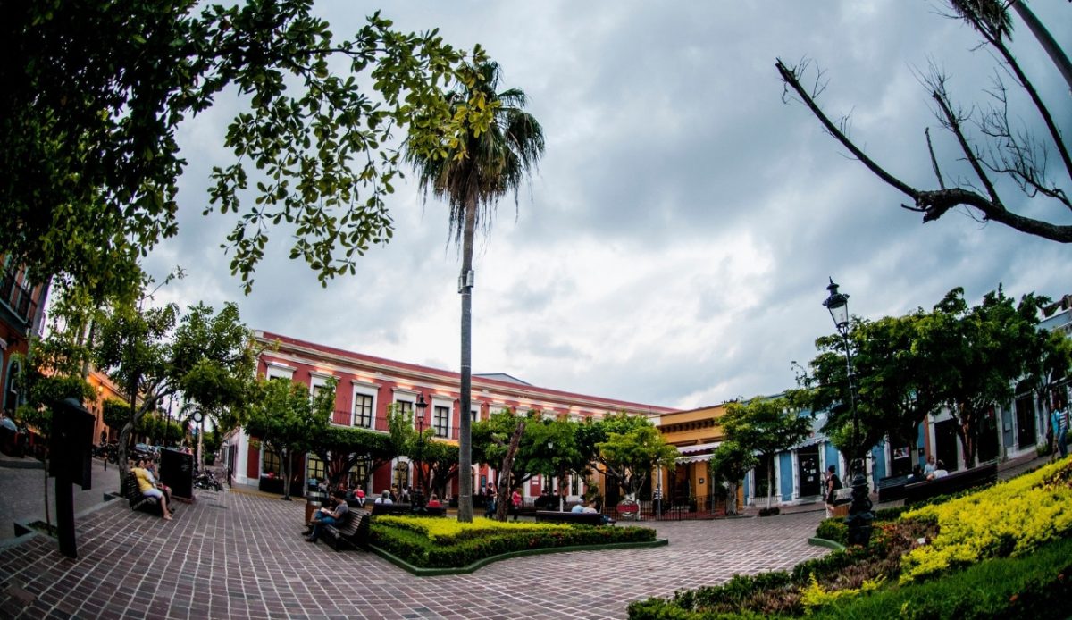 Plazuela Machado in Mazatlán, Sinaloa, featuring benches and green spaces 
