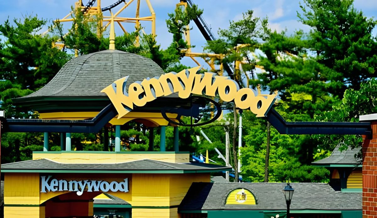 Entrance sign at Kennywood Park in West Mifflin, Pennsylvania 