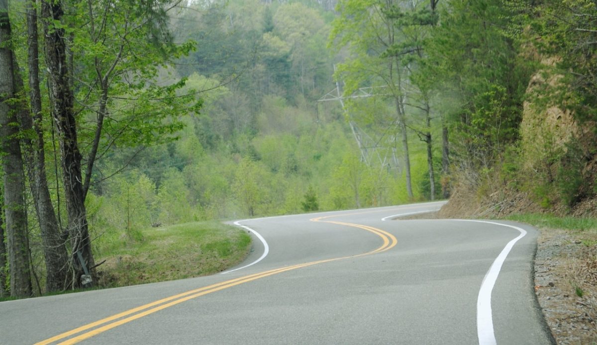 Tail of the Dragon, US-129, North Carolina, scenic winding road By William Klos from Mason, US 