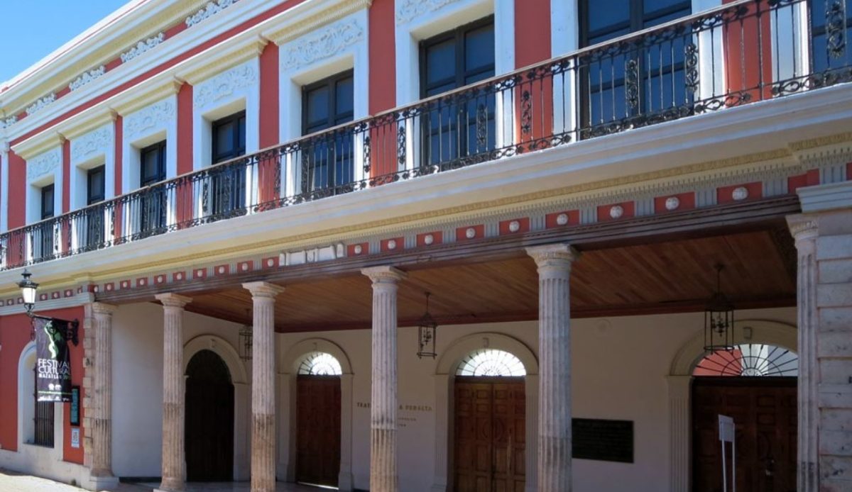 Teatro Ángela Peralta in Mazatlán, Sinaloa, featuring classical architecture 
