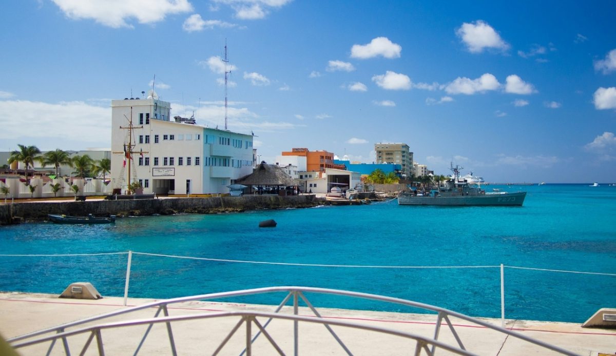 14 Top Snorkeling Beaches Around the World for Underwater Adventure 6 Coastal view of turquoise waters and colorful buildings along the harbor Cozumel, Quintana Roo, Mexico
