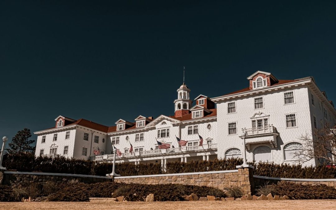 13 Haunted Places in the US Where You Can Spend the Night