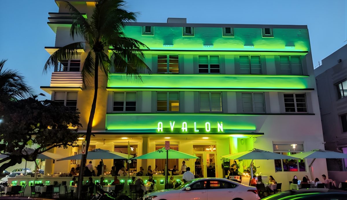 9 Romantic Resorts in the U.S. Couples Fall in Love With 8 Bayfront Standard Spa hotel in Miami Beach, Florida