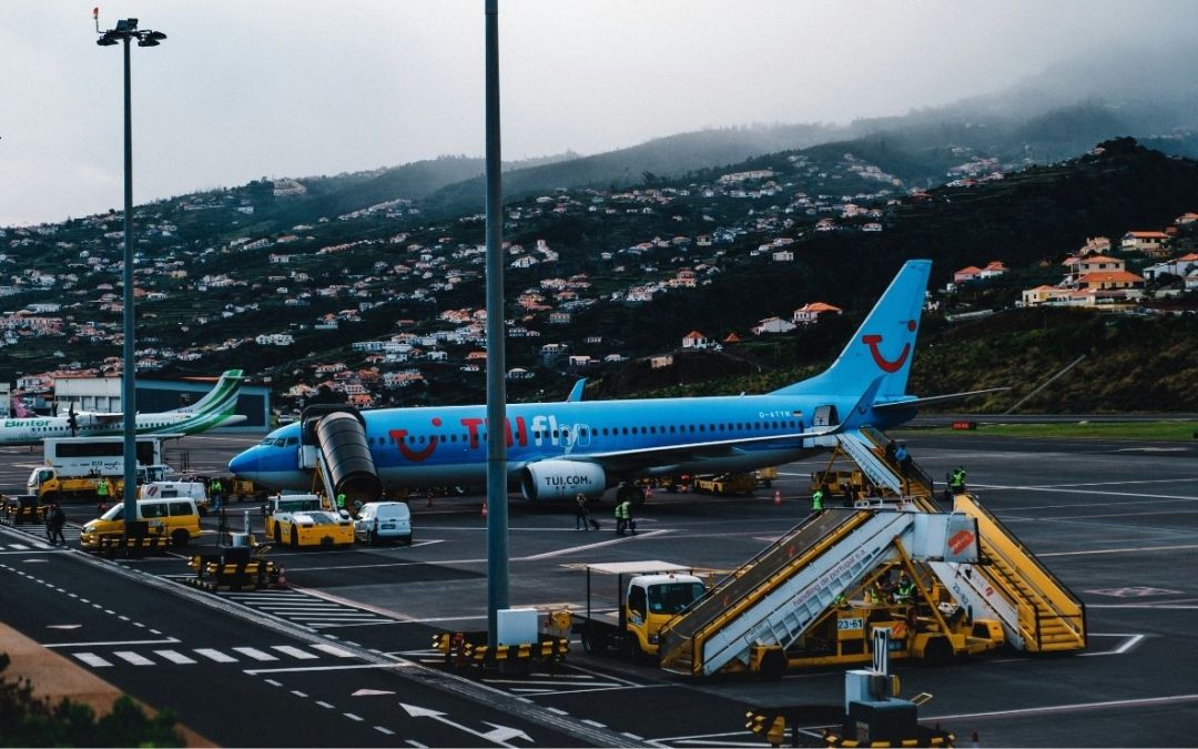 8 Airports Pilots Secretly Hate Flying Into