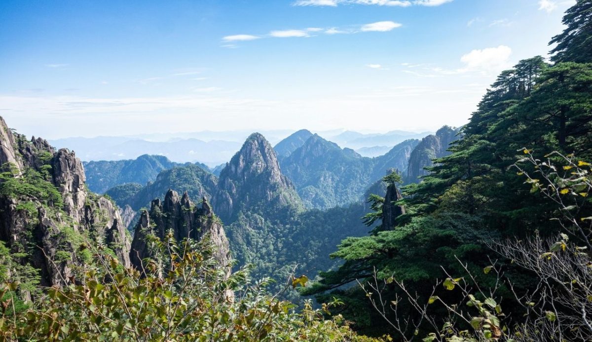 14 Prettiest Destinations To Visit Across China 7 Breathtaking View of Huangshan Mountain Peaks,China