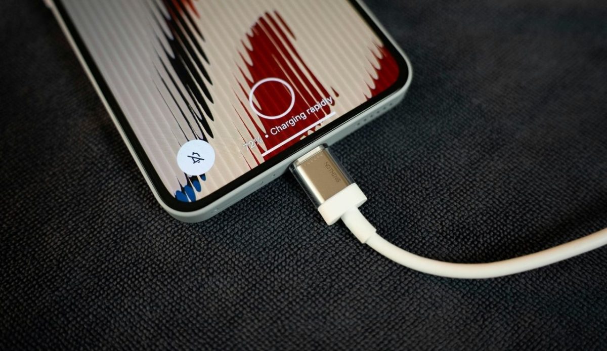 9 Road Trip Tips To Make Your Journey Fun And Memorable 9 Charge Devices Before Leaving The Airport