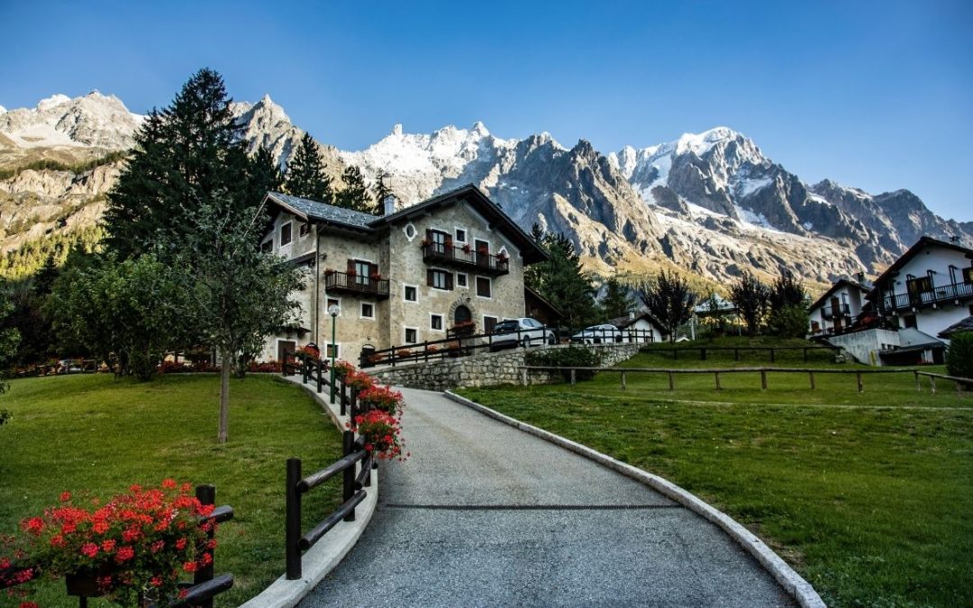 10 Best Ski Resorts in Italy Every Skier Should Visit