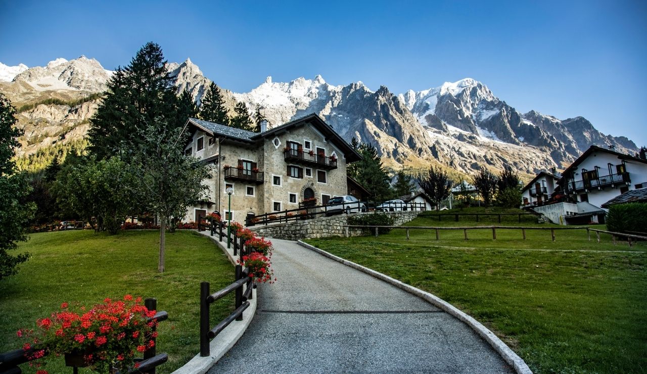 10 Best Ski Resorts in Italy Every Skier Should Visit | Backroad Planet