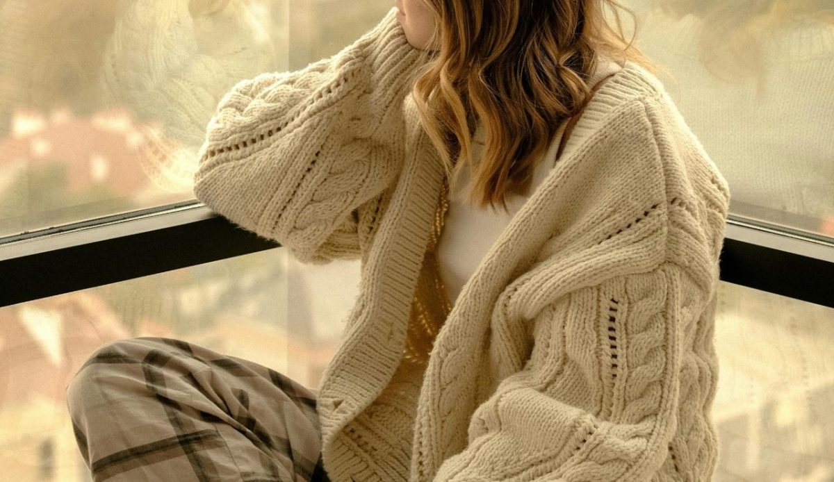 10 Things Never to Wear on a Plane and 6 Smarter Picks Instead 6 Chunky Sweaters