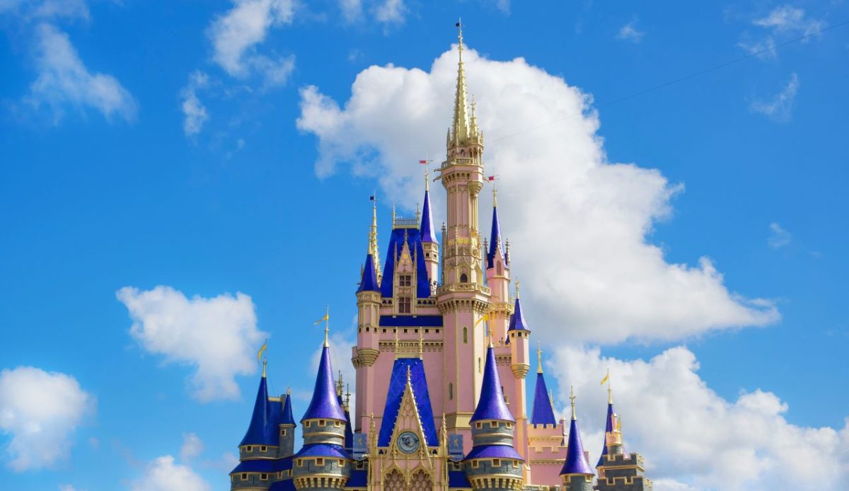 8 Disney Experiences Only the Wealthiest Can Afford 6 Cinderella Castle at Disney