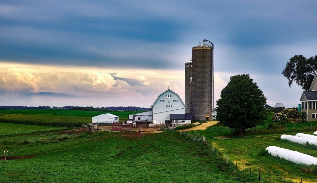 14 Charming Pennsylvania Towns Perfect for a Family Getaway 11 Dairy farm near Lancaster in rural Pennsylvania