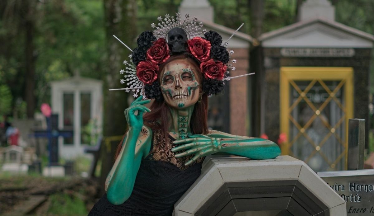 10 Fall Activities Across the US to Enjoy in 2025 5 Day of the Dead costume with skull makeup and floral crown