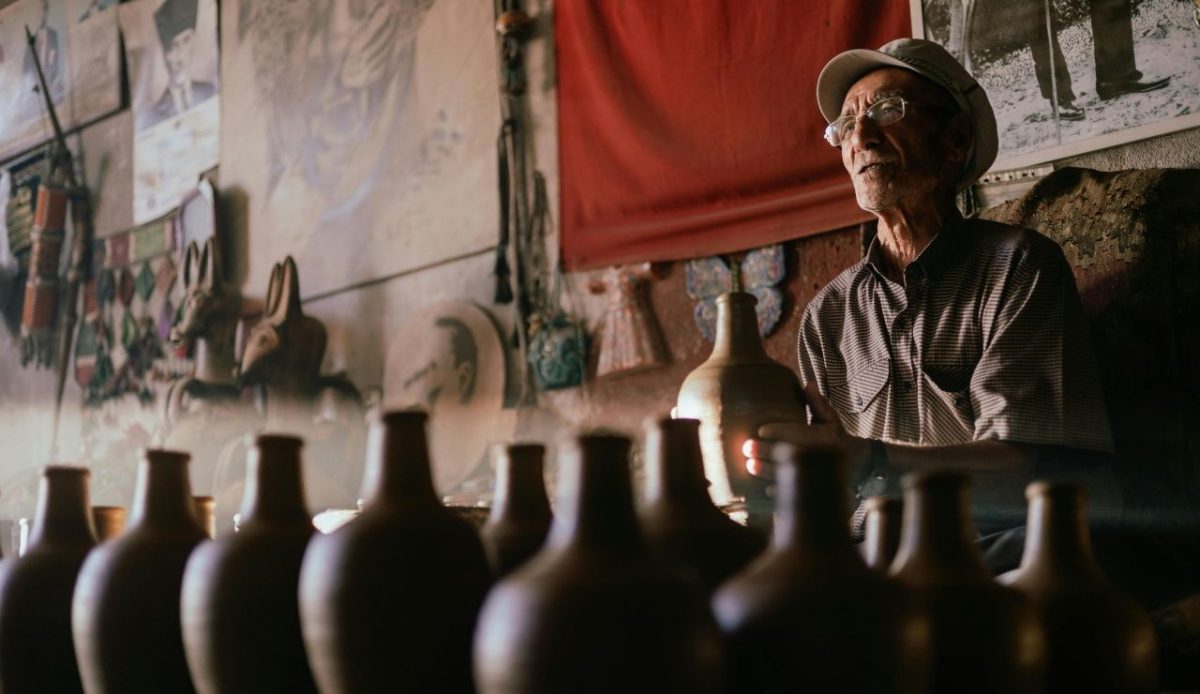 14 Best Airbnb Experiences Around the World Worth Trying 2 Elderly potter crafting clay vase in workshop, Cappadocia, Turkey