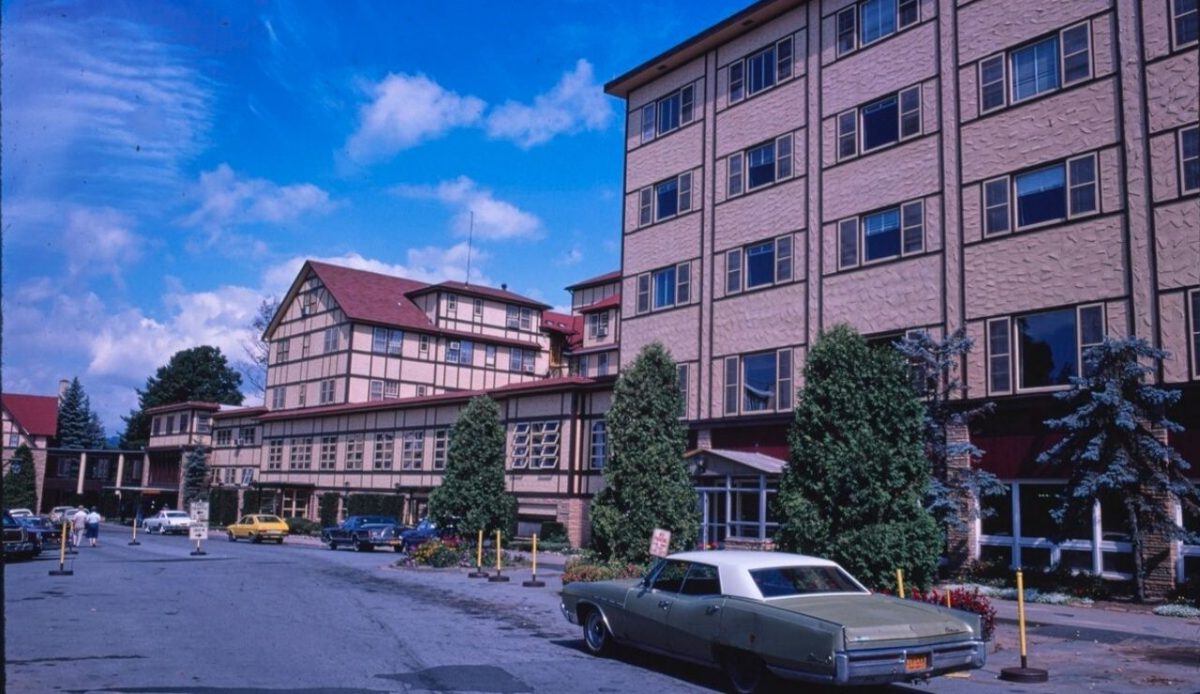 12 Once-Famous U.S. Tourist Spots That Now Sit Empty 12 Grossinger’s Catskill Resort Hotel – Liberty, New York