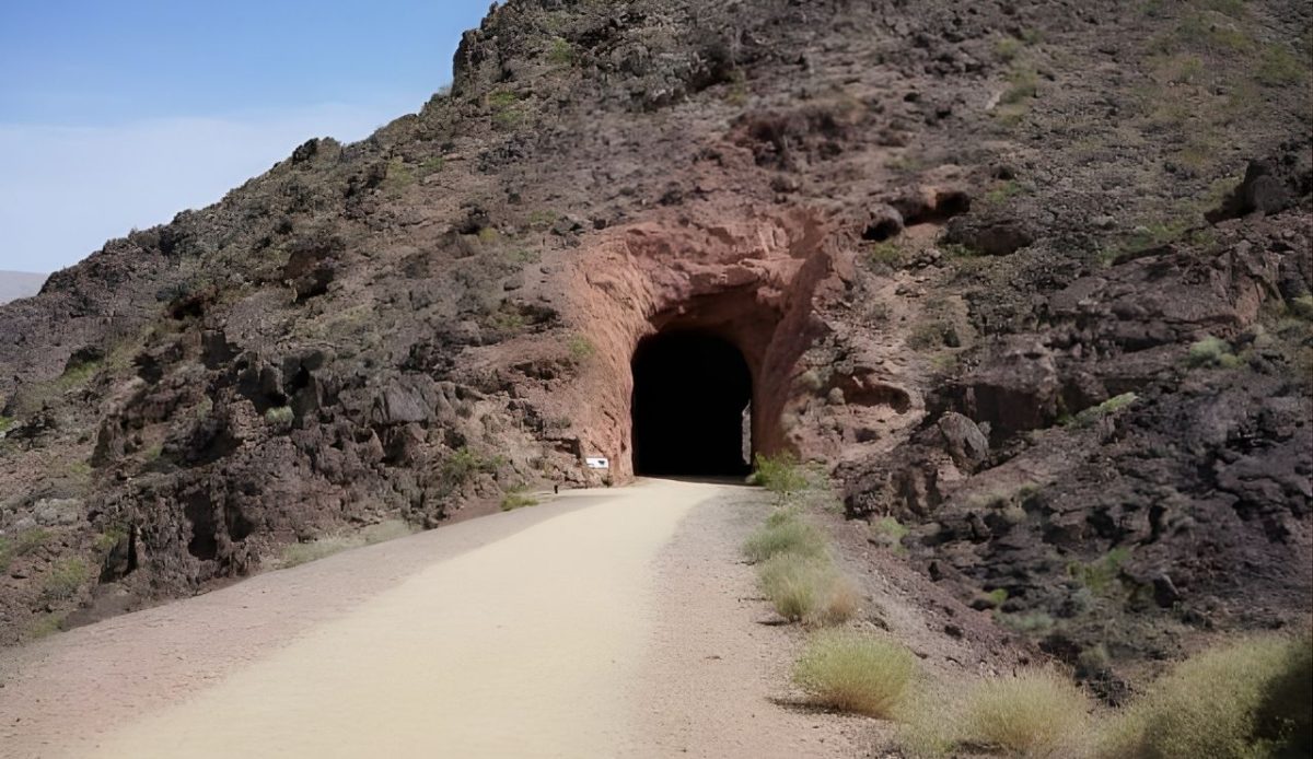 11 Best Stops Between Las Vegas And The Grand Canyon 2 Historic Railroad Tunnel Trail (Lake Mead)