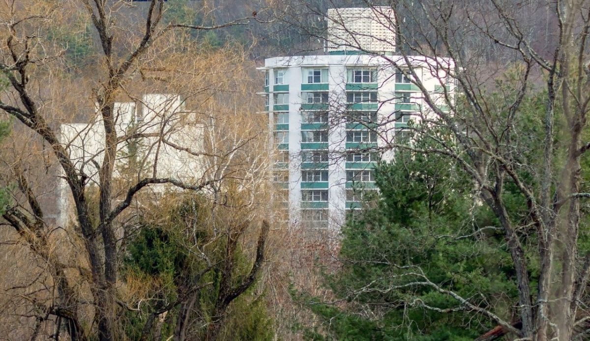 12 Once-Famous U.S. Tourist Spots That Now Sit Empty 4 Nevele Grand Hotel – Ellenville, New York