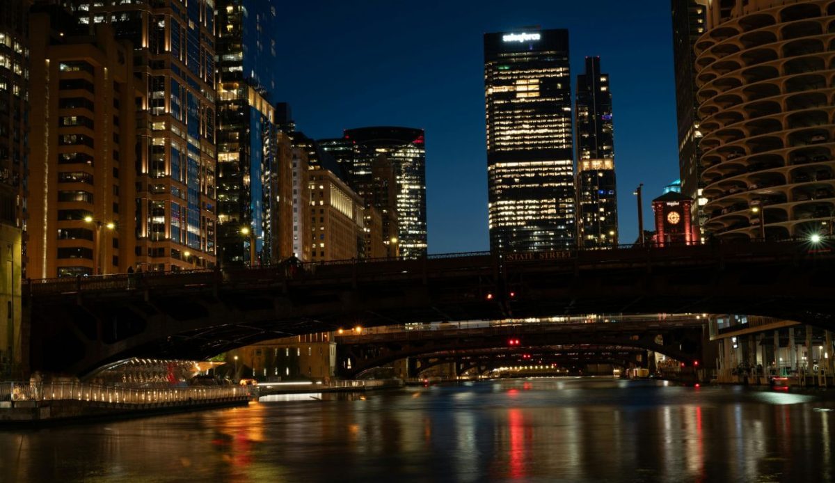10 Unique Things to Do in Chicago That Locals Secretly Love 7 Kayak the Chicago River at Night