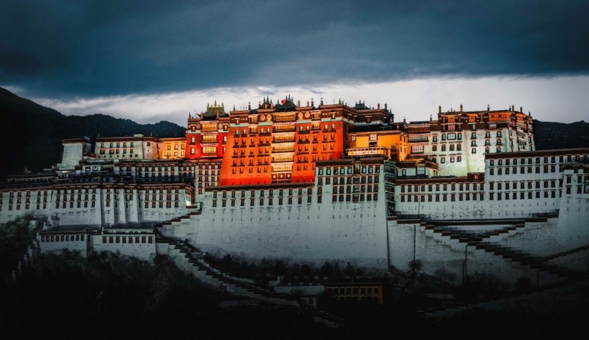 14 Prettiest Destinations To Visit Across China 12 Potala Palace, Tibet, China