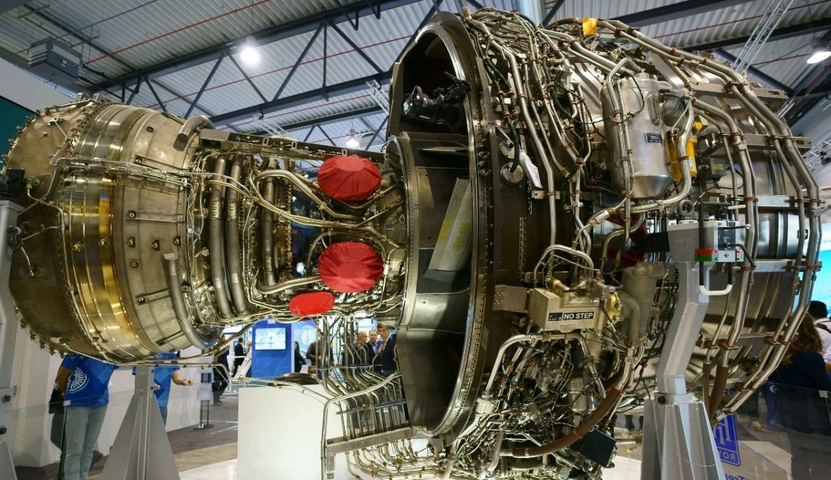 Why More Airlines Are Choosing One Airbus Model for Long-Haul Flights 2 Rolls-Royce Trent XWB engine