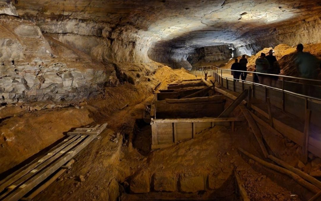 This national park has the longest cave system in the world