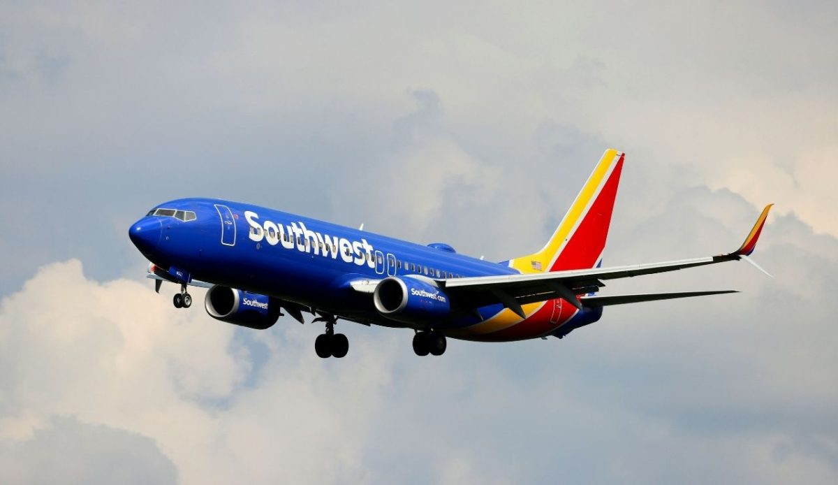10 US Airlines Ranked From Worst To Best By Travelers 5 Southwest Airlines Boeing 737-800 (N850IV), Pittsburgh International Airport, Moon Township, PA, USA