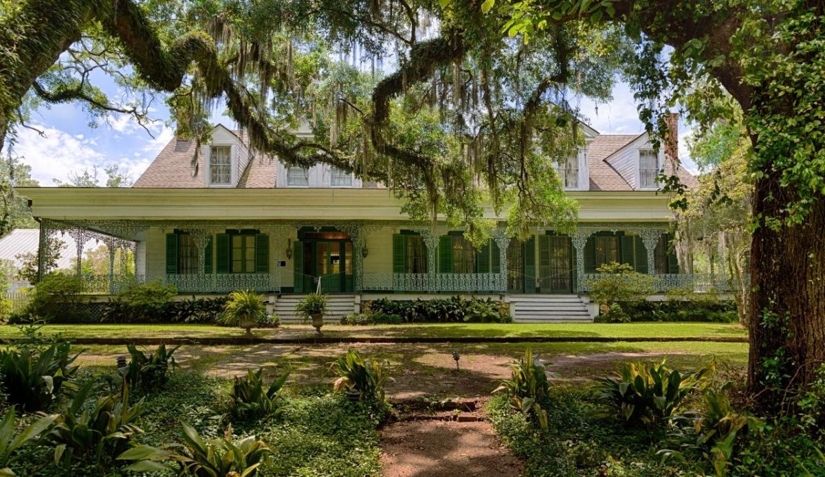 13 Haunted Places in the US Where You Can Spend the Night 6 The Myrtles Plantation, St. Francisville