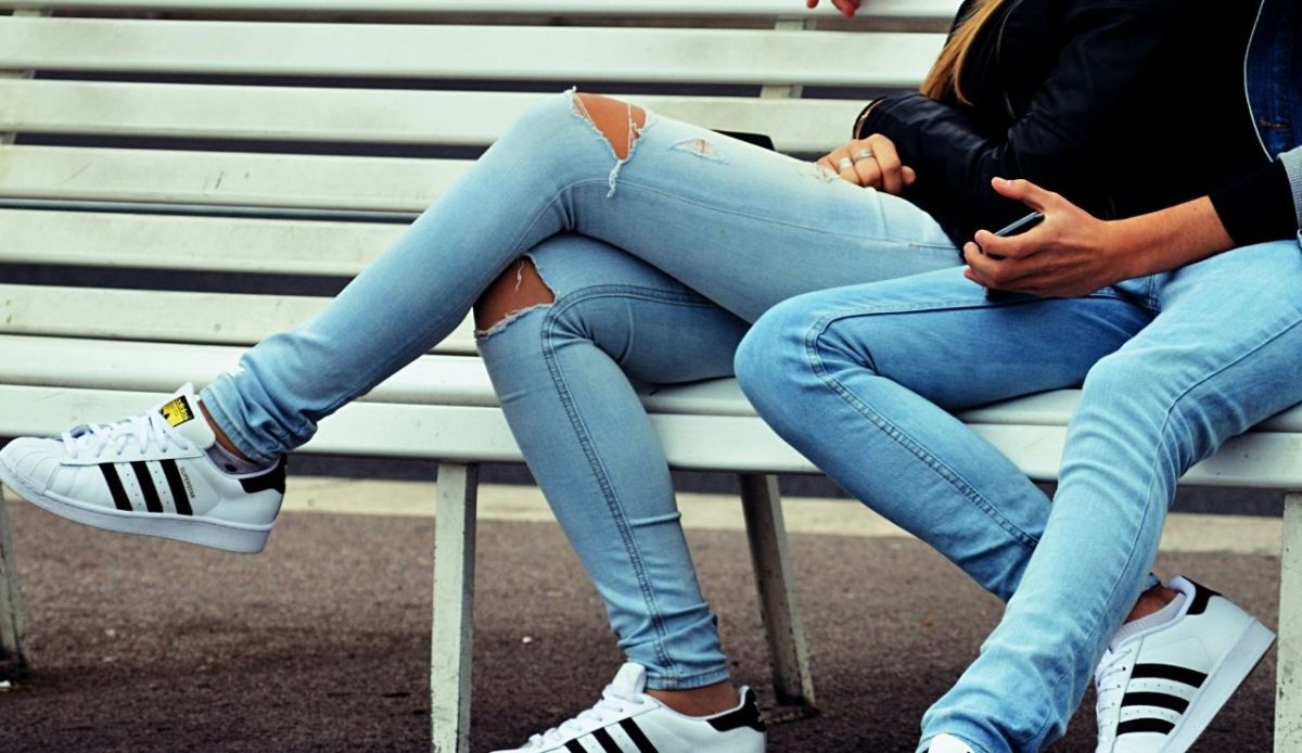 10 Things Never to Wear on a Plane and 6 Smarter Picks Instead 1 Tight Skinny Jeans