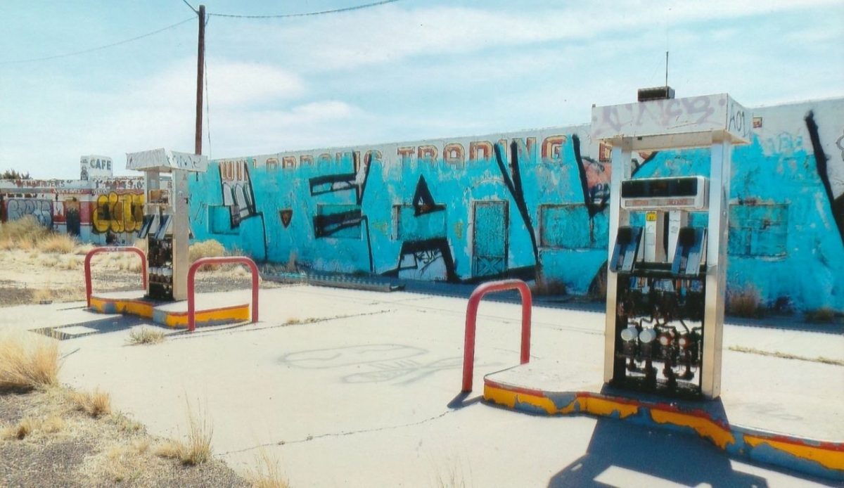 12 Once-Famous U.S. Tourist Spots That Now Sit Empty 3 Twin Arrows Trading Post – Flagstaff, Arizona