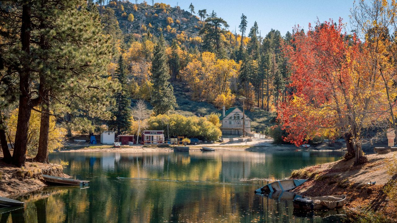 15 Best Spots to See Fall Colors Across the US | Backroad Planet