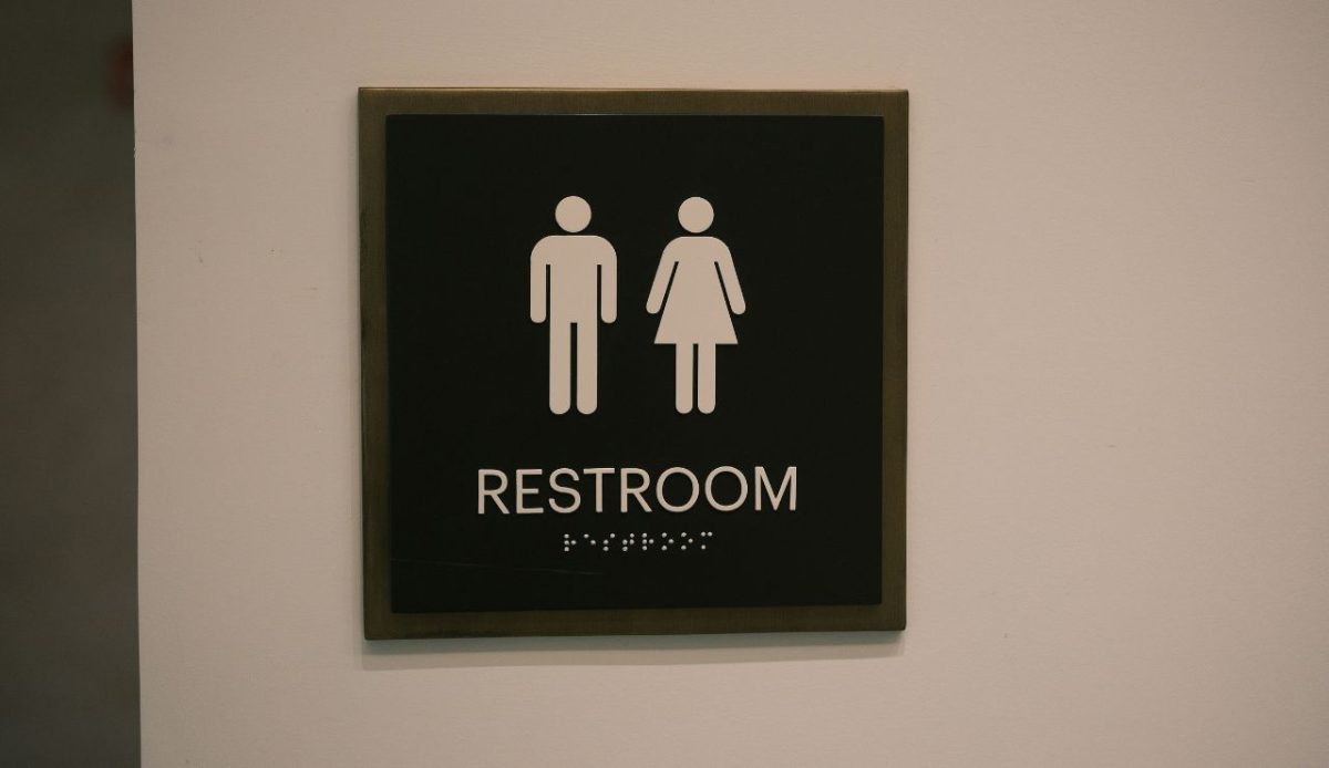 14 Common Mistakes American Tourists Make in Europe 6 Expecting Free Public Restrooms