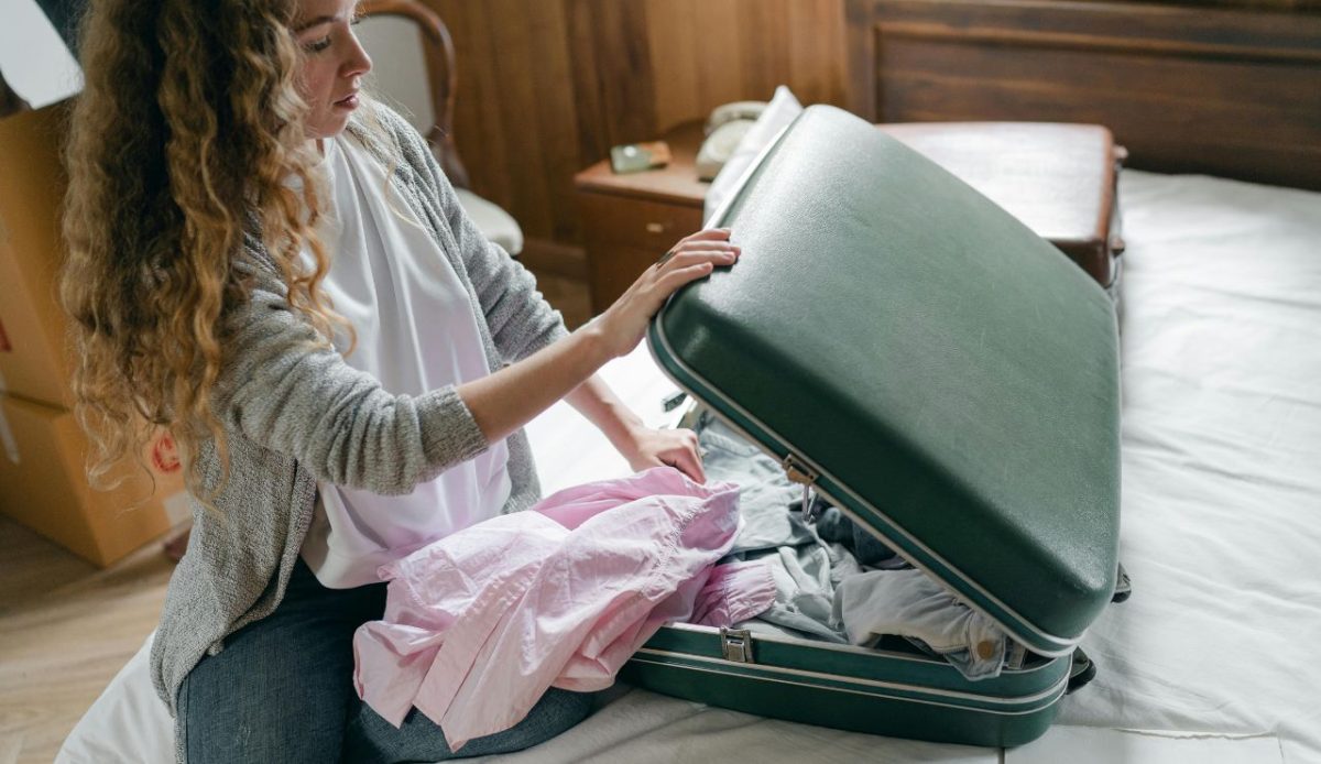 14 Common Mistakes American Tourists Make in Europe 7 Overpacking